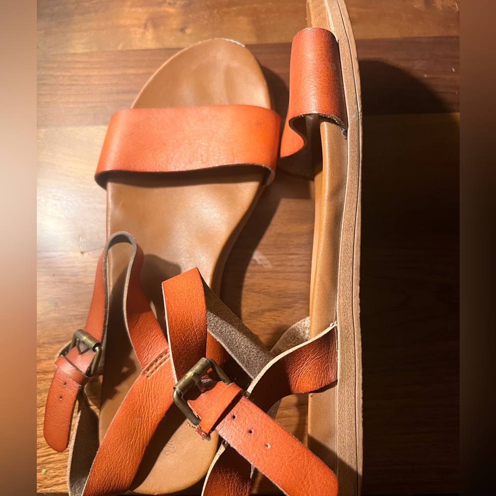 Women’s sandals